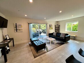 4640 Montgomery Dr in Santa Rosa, CA - Building Photo - Building Photo