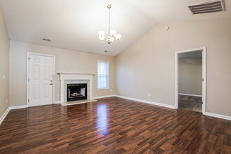 4012 Mindspring Dr, Unit Basement in Raleigh, NC - Building Photo - Building Photo