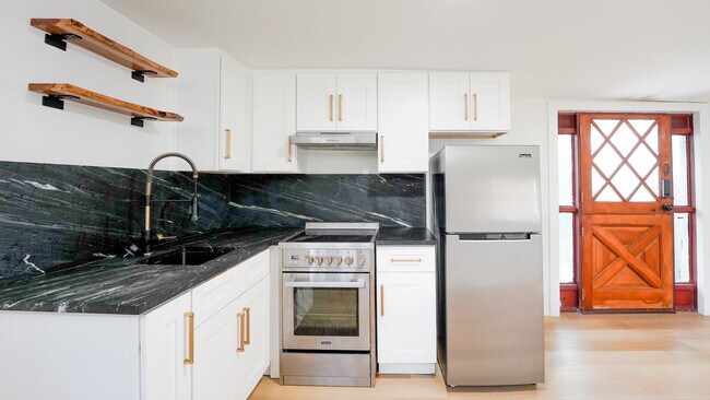 310 W Idlewild Ave, Unit 2