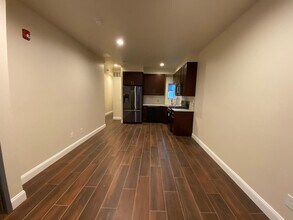 826 Reed St-Unit -1 in Philadelphia, PA - Foto de edificio - Building Photo