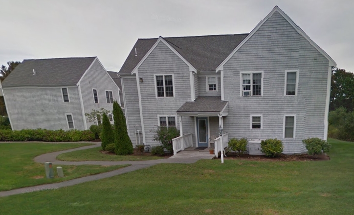 587 Gifford St in Falmouth, MA - Building Photo