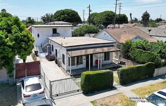 910 E 90th St in Los Angeles, CA - Building Photo - Building Photo