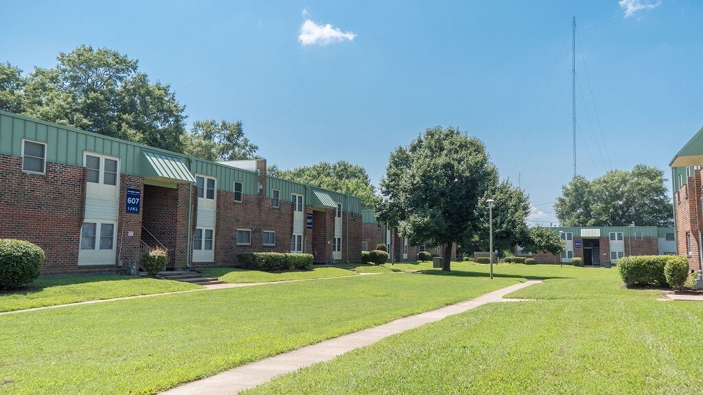 The Grand Hampton At Langley Hampton, VA Apartments