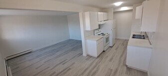4507-144 44 Ave in Stony Plain, AB - Building Photo