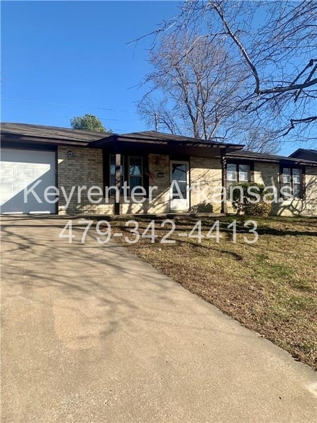 2607 Lee St in Springdale, AR - Building Photo - Building Photo