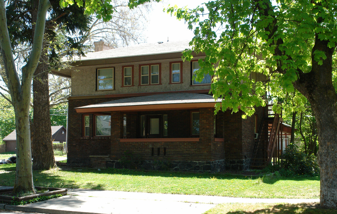 1619 N Madison St in Spokane, WA - Foto de edificio