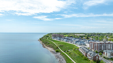 Park Shore in St. Francis, WI - Building Photo - Building Photo