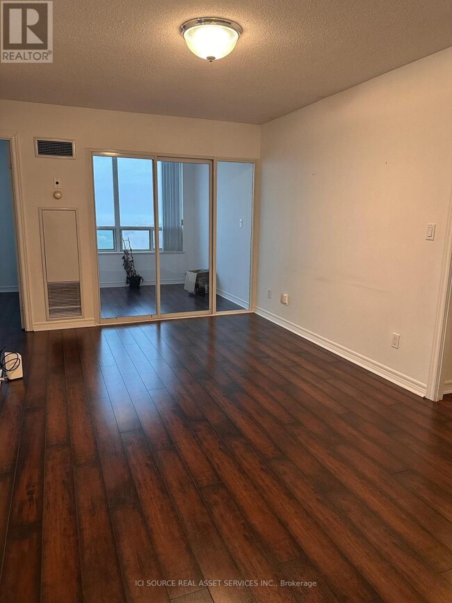 68 Corporate Dr in Toronto, ON - Building Photo - Building Photo