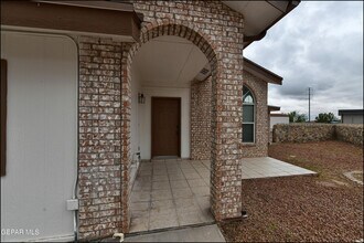 7958 Starry Night Dr in El Paso, TX - Building Photo - Building Photo