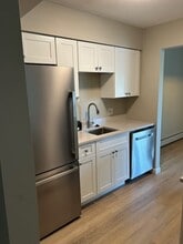 100 Kennedy Dr, Unit 34 in South Burlington, VT - Building Photo - Building Photo