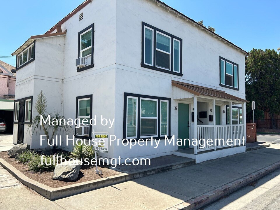 39 W Morton Ave in Porterville, CA - Building Photo