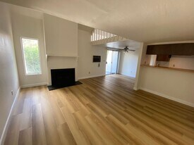 7508 Parkway Dr in La Mesa, CA - Building Photo