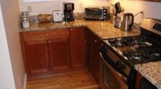 3 Barstow St, Unit 1 in Boston, MA - Foto de edificio - Building Photo