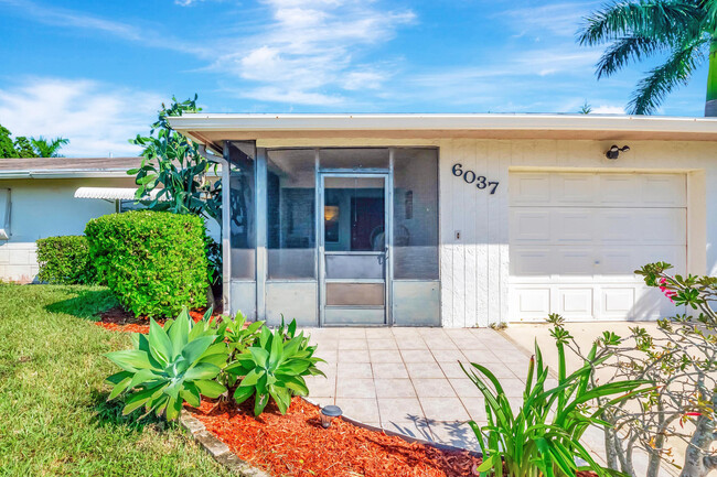 6037 Lasalle Rd in Delray Beach, FL - Building Photo - Building Photo