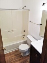 1240 S Lone Tree Rd in Flagstaff, AZ - Building Photo - Building Photo