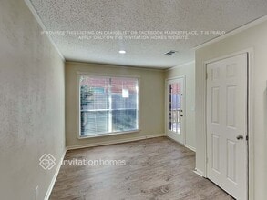 110 S Village Knoll Cir in Spring, TX - Foto de edificio - Building Photo