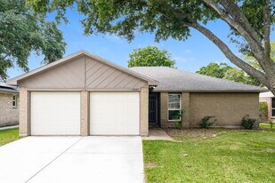 2932 Ocean Way in League City, TX - Building Photo