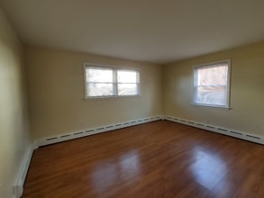 24 Beaver Ave in Annandale, NJ - Building Photo - Building Photo