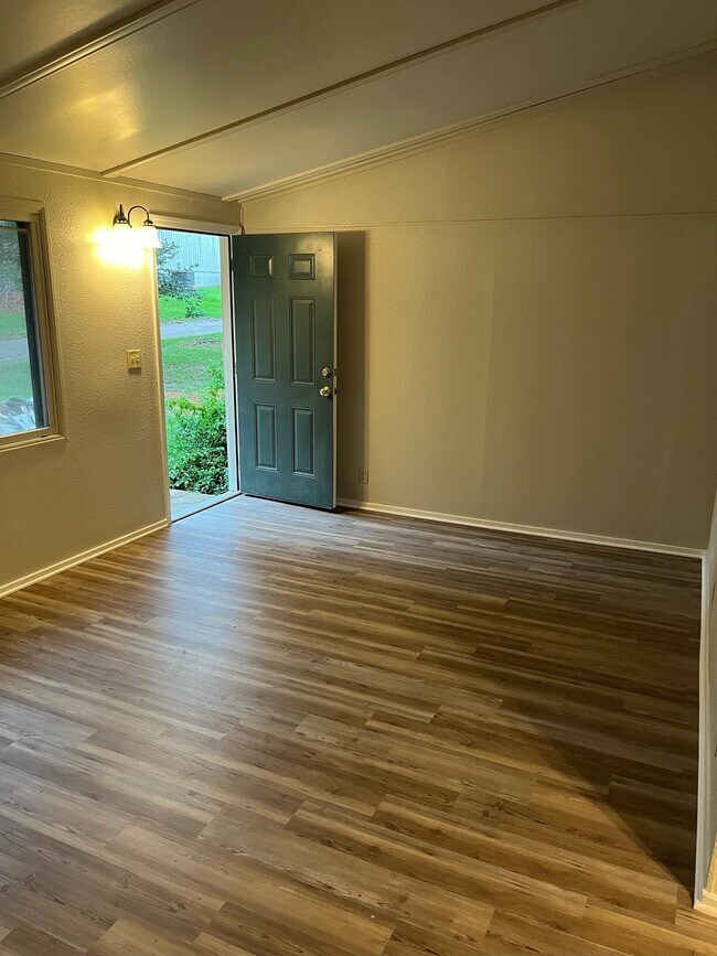 1569 Coombs Dr in Tallahassee, FL - Building Photo - Building Photo