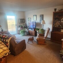 805 Inman St, Unit 201 in Henning, MN - Building Photo - Building Photo
