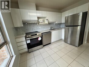 4689 Hazel St in Burnaby, BC - Building Photo - Building Photo