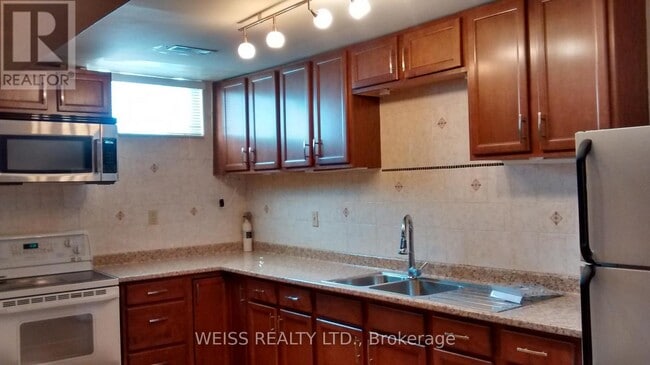 property at 4063 Ellesmere Rd