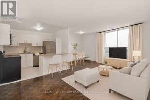 51 Owen St in Penetanguishene, ON - Building Photo