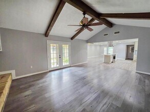 215 W North Hill Dr in Spring, TX - Building Photo - Building Photo
