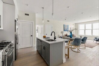 425 Border St in Boston, MA - Building Photo - Building Photo