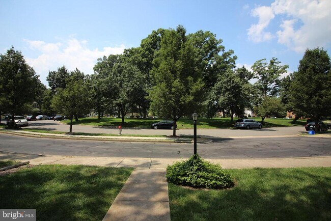 2348 Wheystone Ct in Vienna, VA - Building Photo - Building Photo