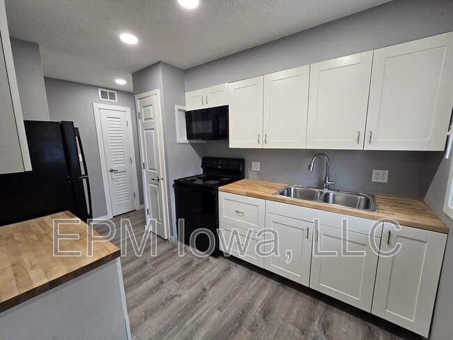 property at 105 Ludland Dr