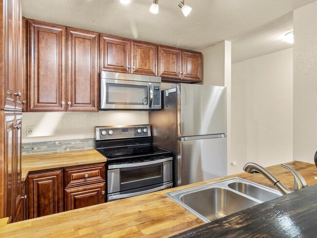 property at 31003 14th Ave S
