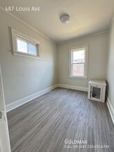 Charming & Bright 2 Bedroom Unit Now Available! in Windsor, ON - Building Photo - Building Photo