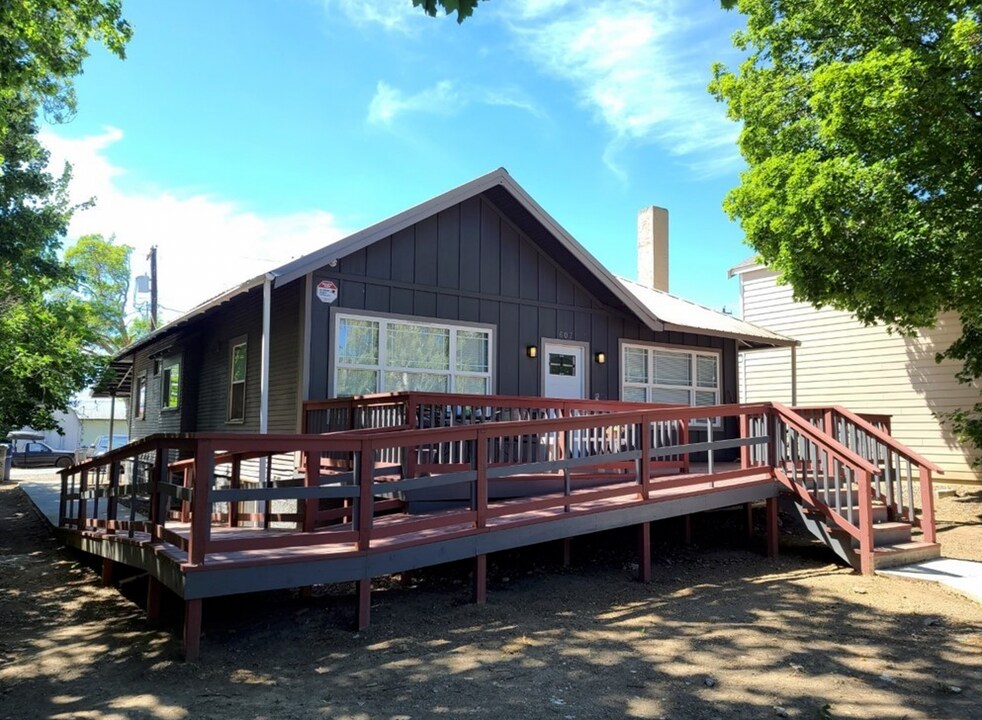 607 N Ruby St in Ellensburg, WA - Building Photo
