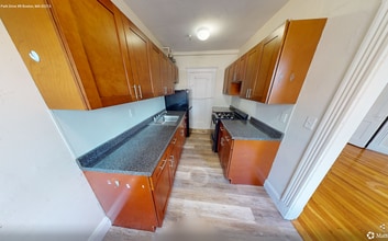 425 Park Dr, Unit 235-8 in Boston, MA - Foto de edificio - Building Photo