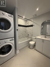 60 Donald St in Barrie, ON - Building Photo - Building Photo