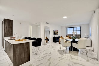 101 Via Mizner in Boca Raton, FL - Building Photo - Building Photo