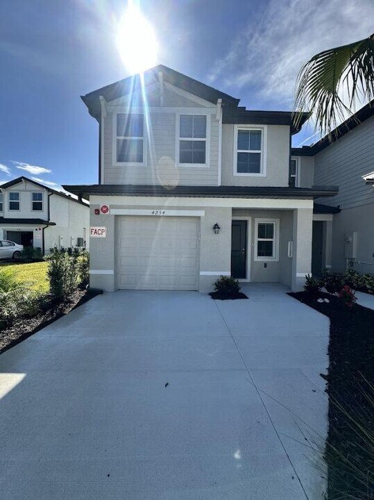 4234 Caterina Ct in North Fort Myers, FL - Building Photo