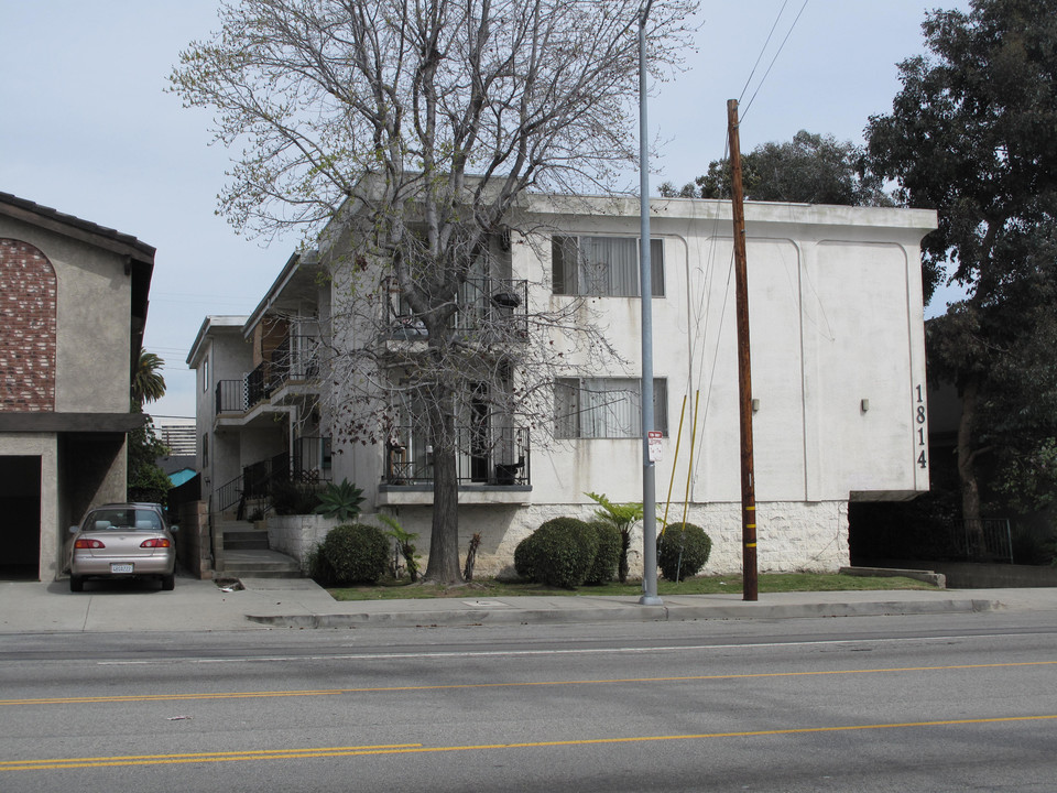 1814 S Bundy Dr in Los Angeles, CA - Building Photo