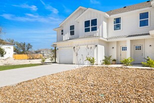 226 Bonnie Bnd in San Antonio, TX - Building Photo