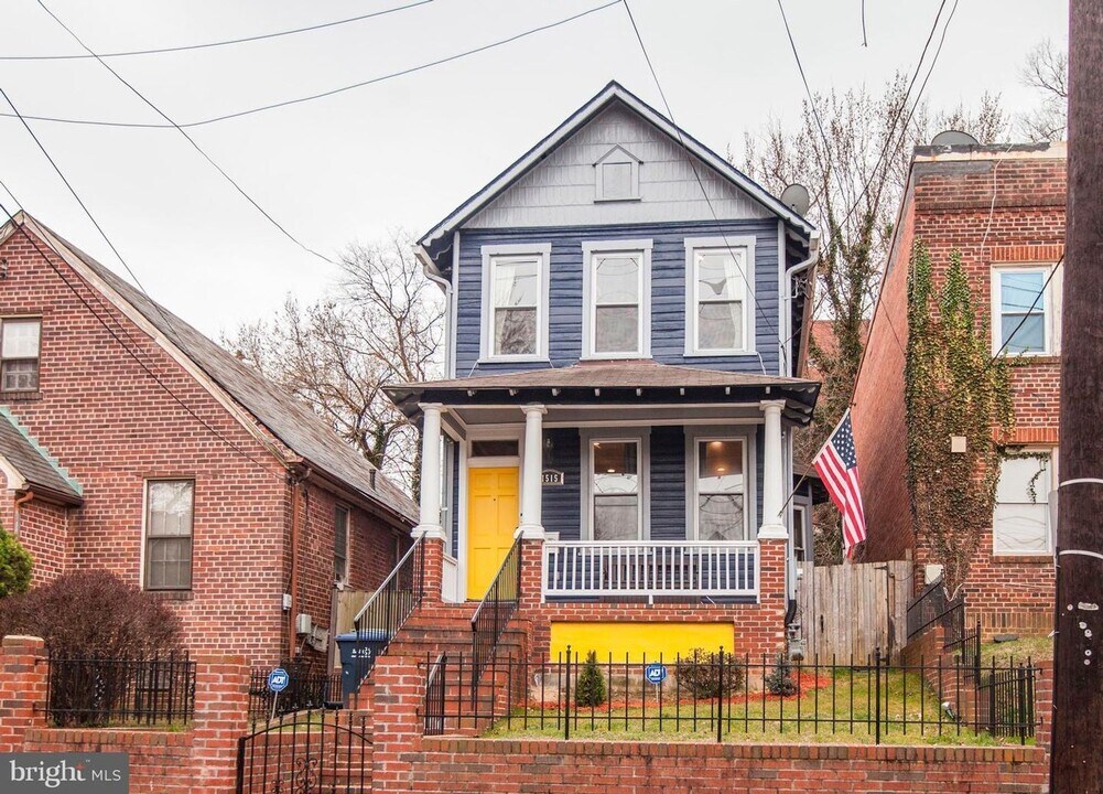 1515 W St SE in Washington, DC - Building Photo