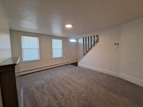 822 McLain St in Pittsburgh, PA - Building Photo - Building Photo