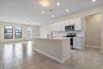 2108 Appleton Cir N in Oakland Park, FL - Building Photo - Building Photo