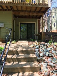 201 Cedarwood Ln in Carrboro, NC - Building Photo - Building Photo