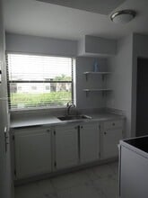 1190 Washington Cir in Homestead, FL - Building Photo - Building Photo