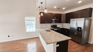 260 W Main St, Unit 15 in Goshen, NY - Foto de edificio - Building Photo