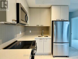 20 Soudan Ave in Toronto, ON - Building Photo