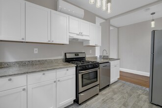 324 Summit Ave, Unit 302 in Boston, MA - Building Photo - Building Photo