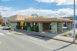 Central Peak in Kirkland, WA - Building Photo - Building Photo