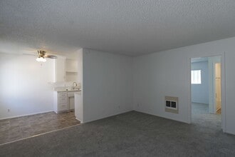 478 HUNT PK in Norwalk, CA - Building Photo - Interior Photo